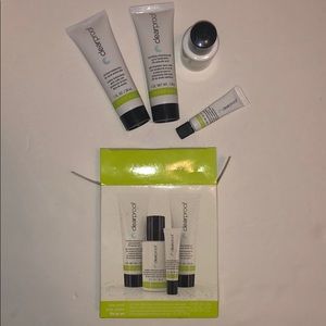Mary Kay clearproof travel set